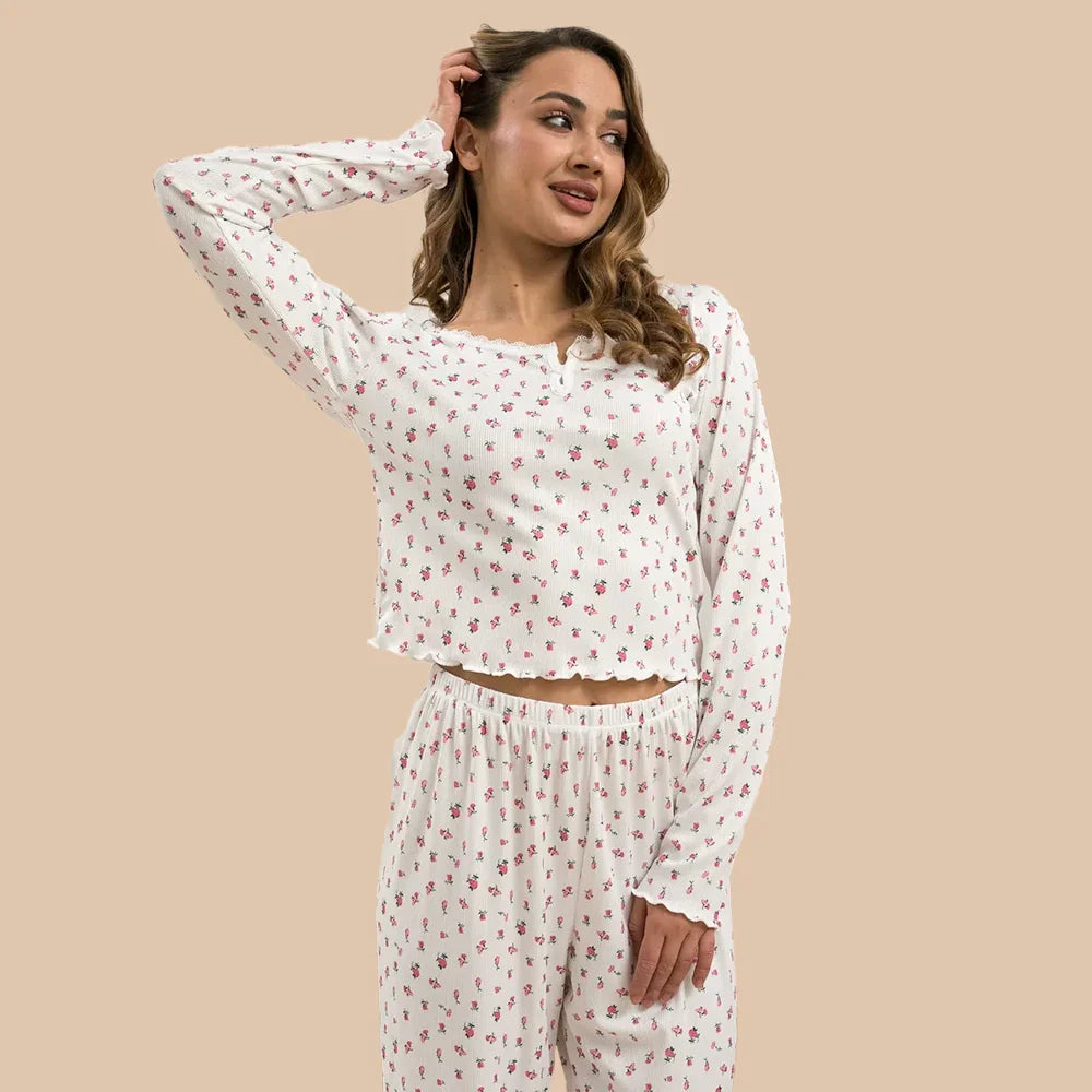 Conjunto Pijama Floral Delicado